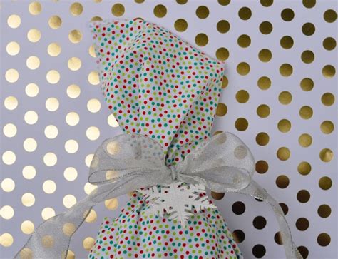 How to Wrap Odd Shaped Gifts {4 Easy Ways} .